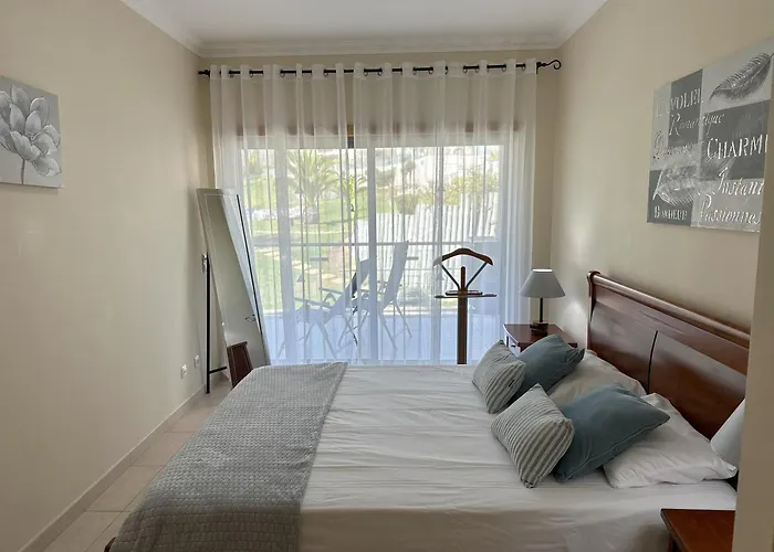 Appartement, Calme Avec Vue Piscine, 1km De La Plage, Olhos De Agua Διαμέρισμα Αλμπουφέιρα