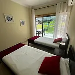 Apartamento Appartement, Calme Avec Vue Piscine, 1km De La Plage, Olhos De água